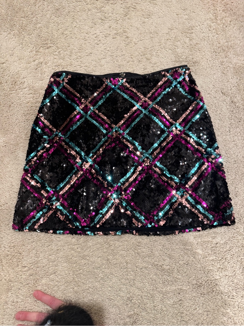 Le Superbe Sequin Mini Skirt
Size 8